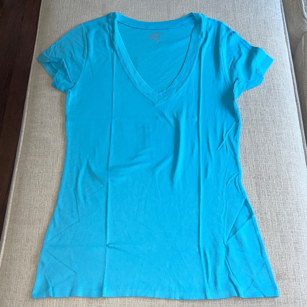 Old Navy Short Sleeve Perfect V-Veck T-Shirt in Aqua Blue in size XL. New